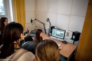 Im Audiostudio - Foto: Jasmin Preslmayr