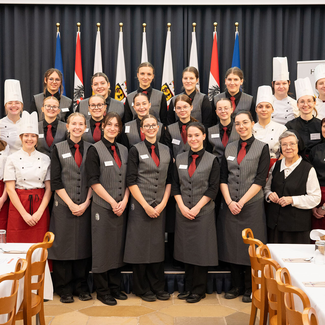 HLW Schülerinnen in Aktion im Landhaus