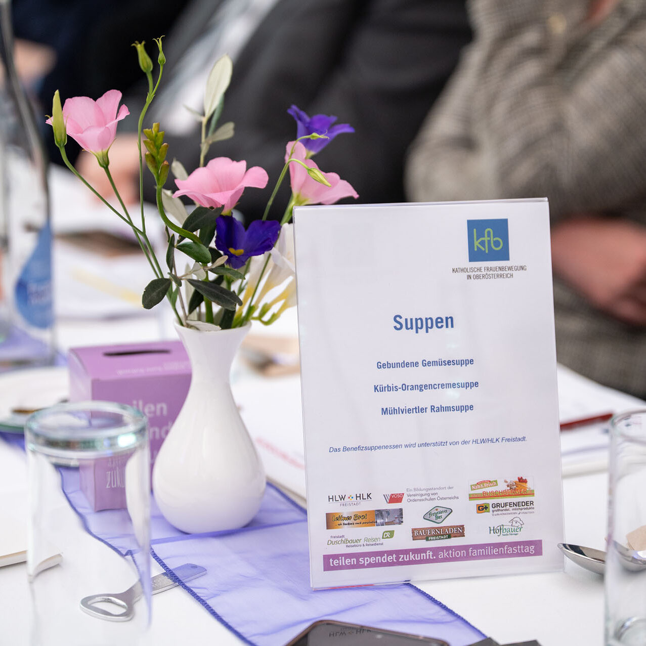 HLW Schülerinnen in Aktion im Landhaus