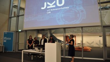 Präsentation Robotik-Projekte am LIT Robopsychology Lab | JKU