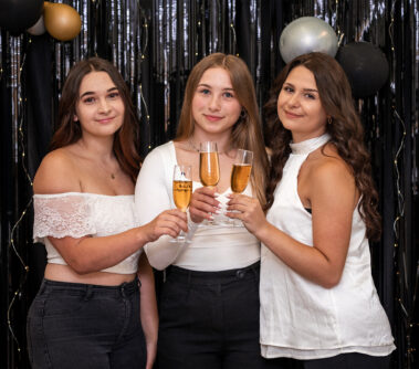 Schülerinnen des Ballkomitees 2023