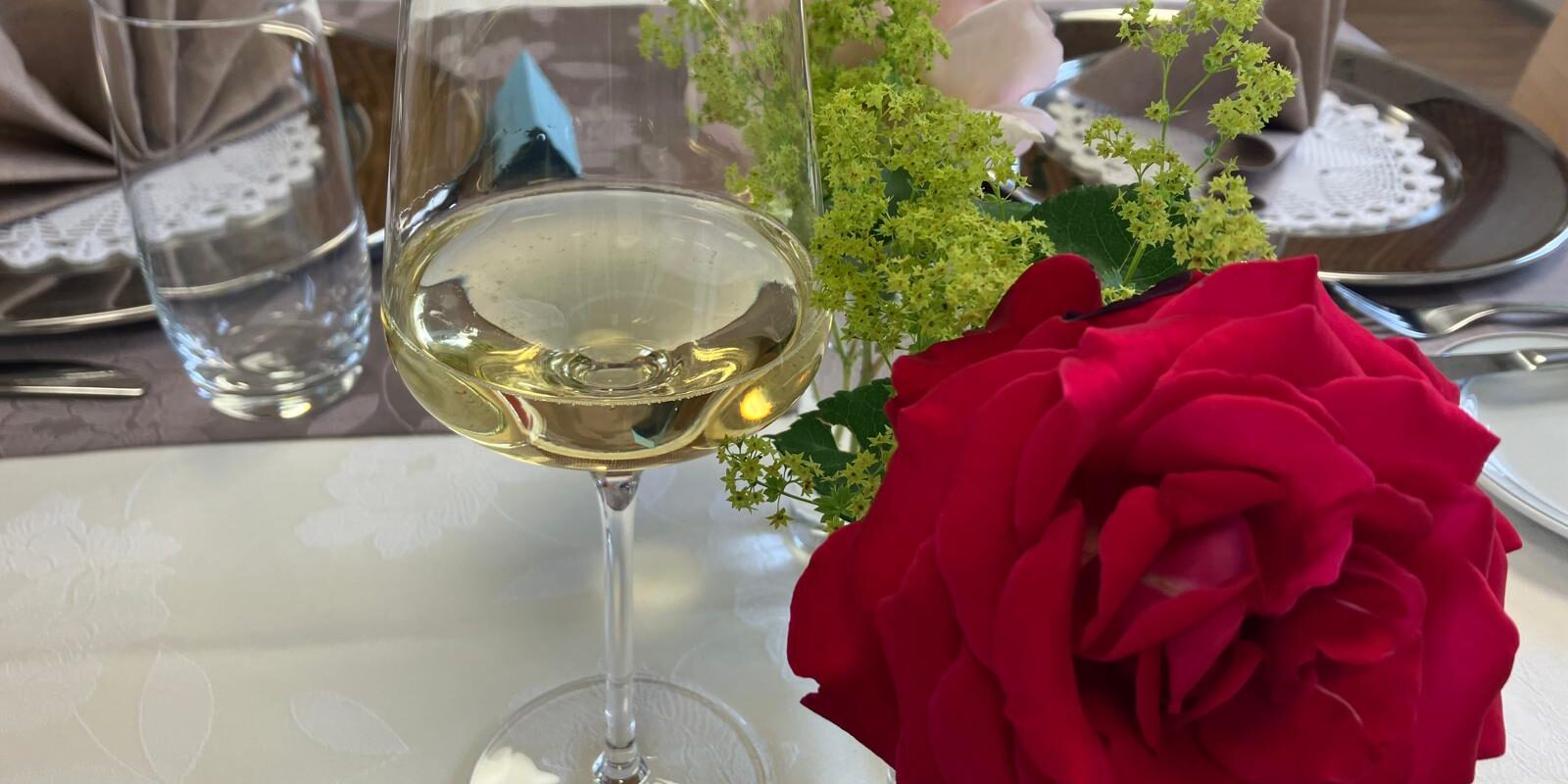 Ausbildung  zur Jungsommelière 2024 Ausbildung zur Jungsommelière 2024