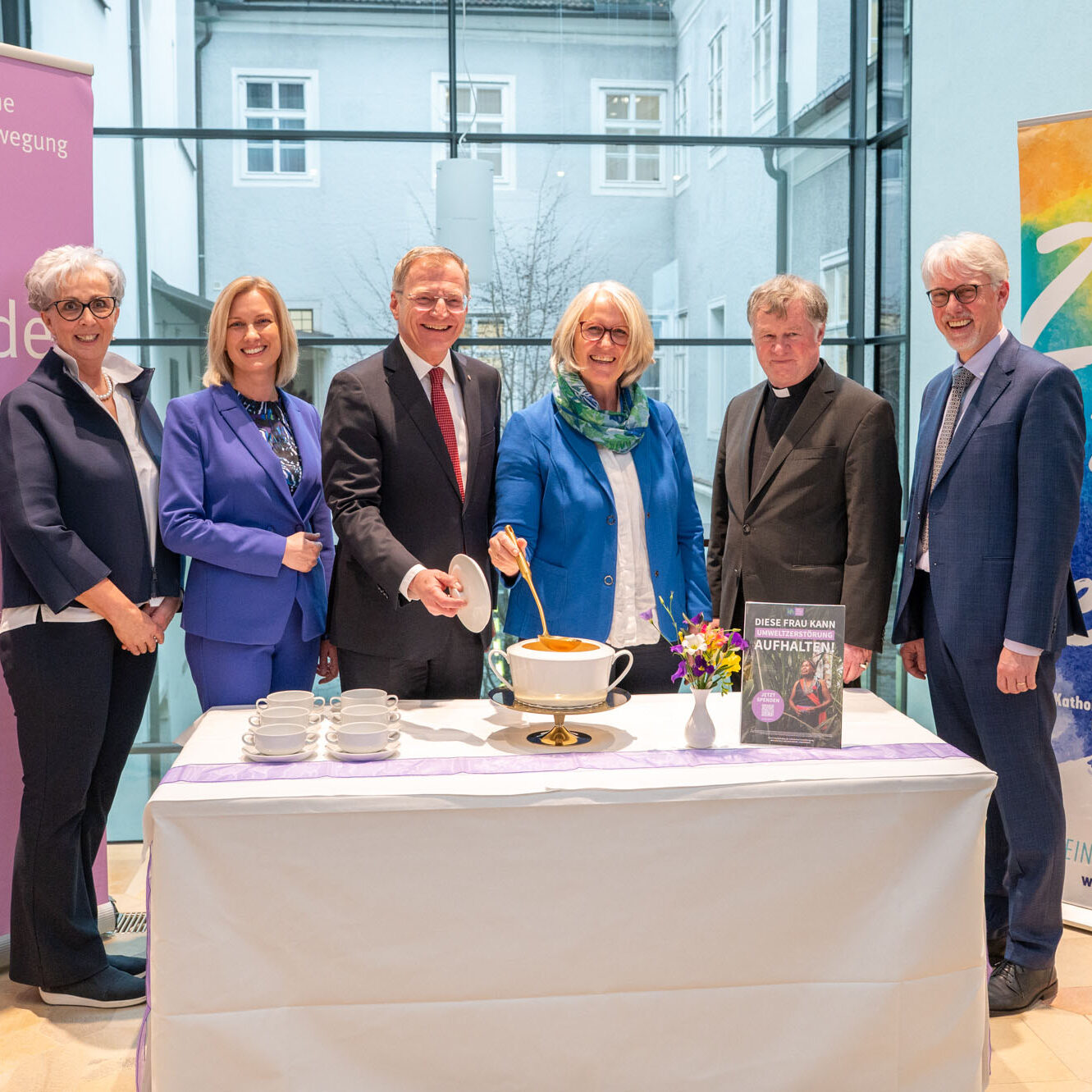 HLW Schülerinnen in Aktion im Landhaus