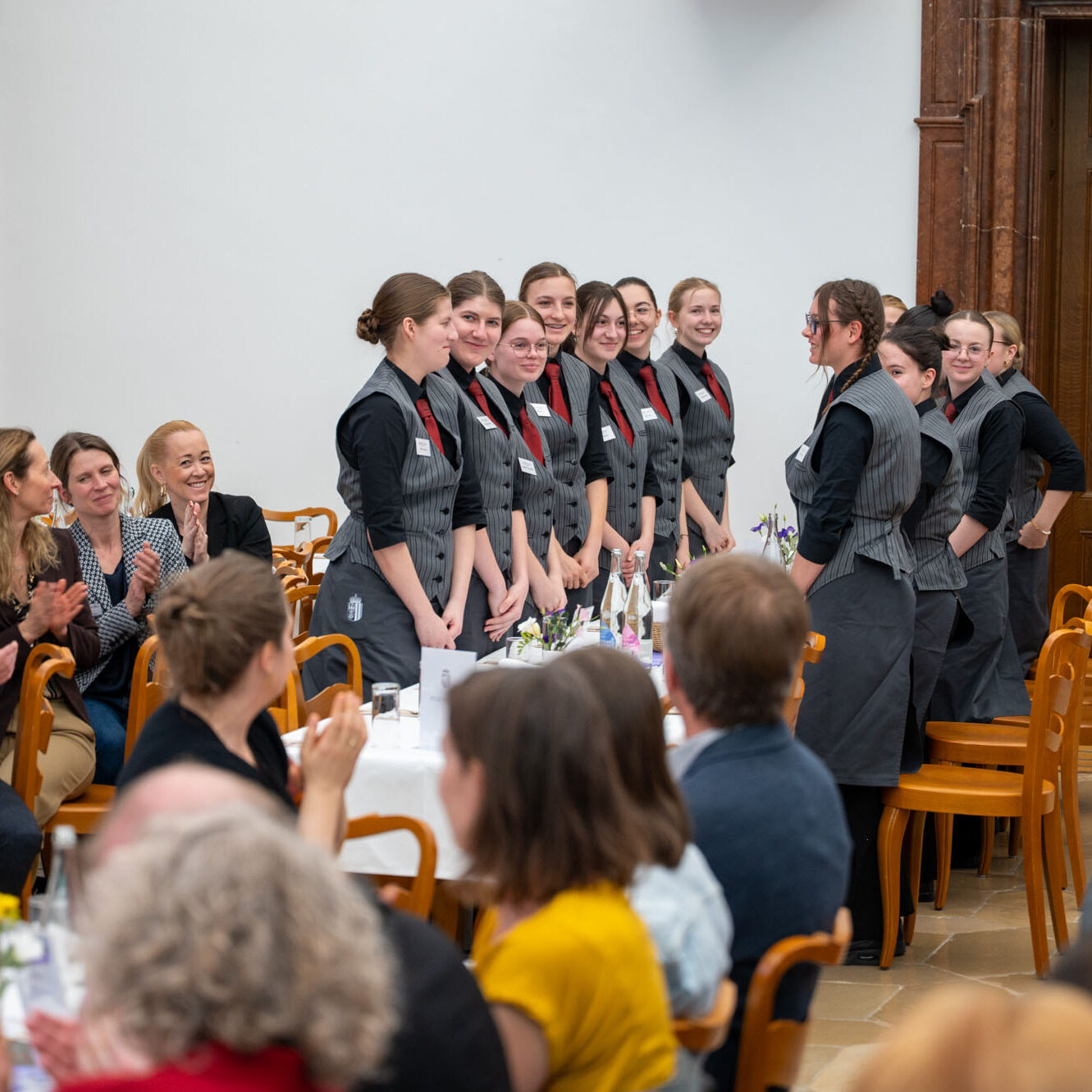 HLW Schülerinnen in Aktion im Landhaus