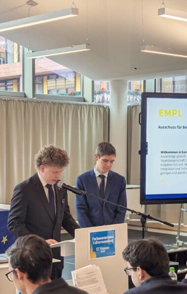 Schüler:innen aktiv beim europäischen Jugendparlament (Münster)