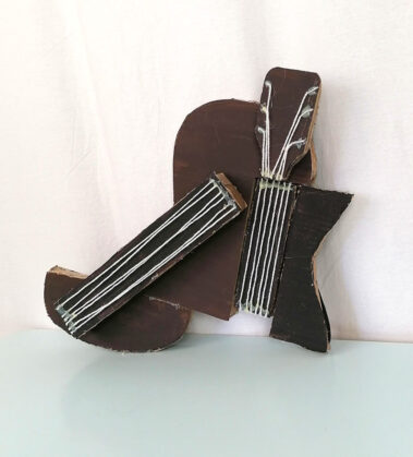 Ausstellung kubistische Instrumente Gitarre