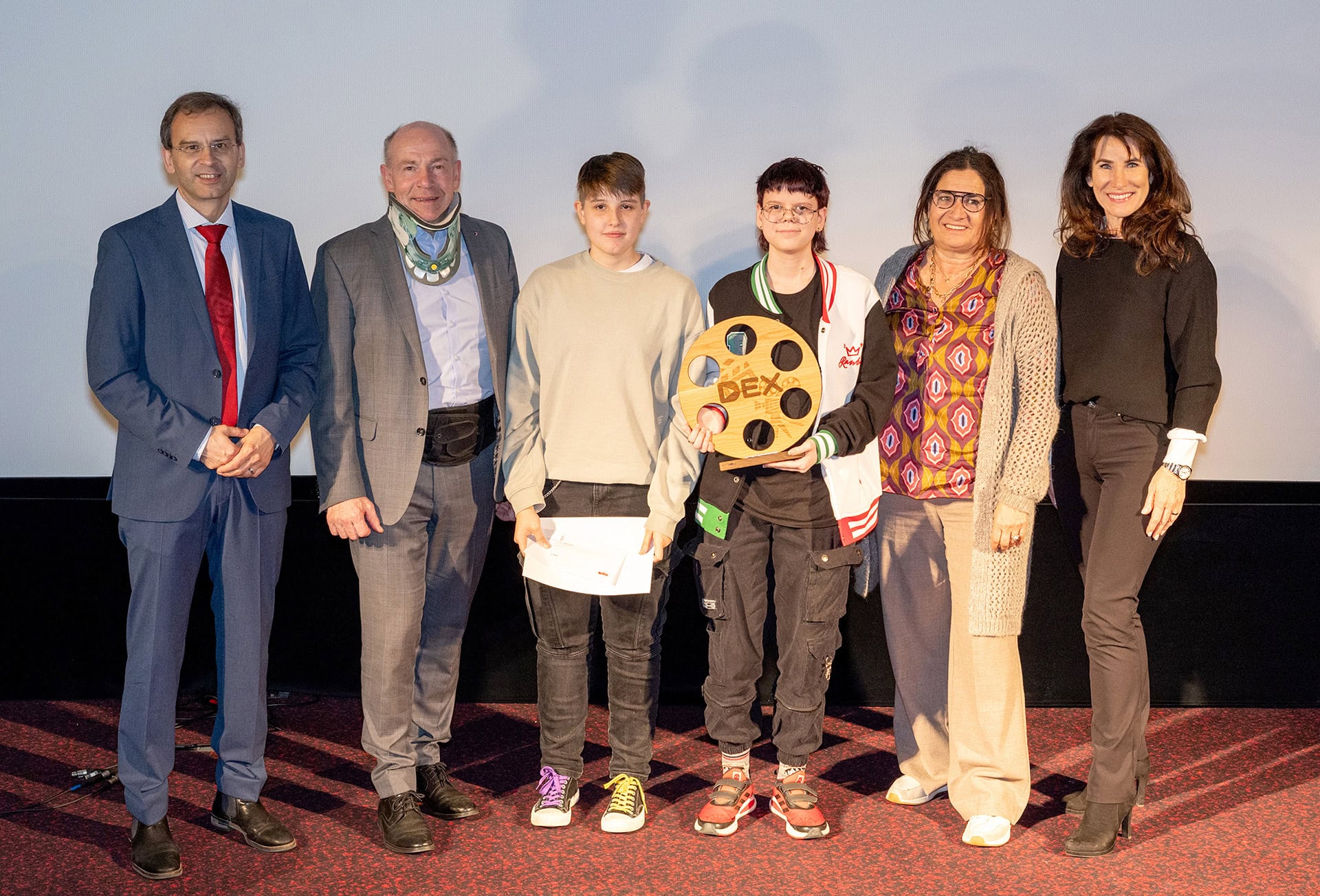 Max Hiegelsberger (Präsident des Oö. Landtags) gratuliert Schülern der HLW|HLK Freistadt