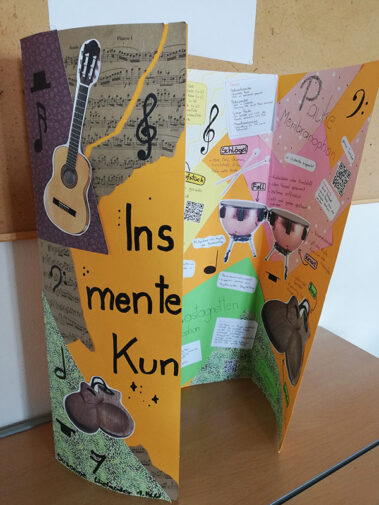 Ausstellung kubistische Instrumente Gitarre Erklärung Plakat