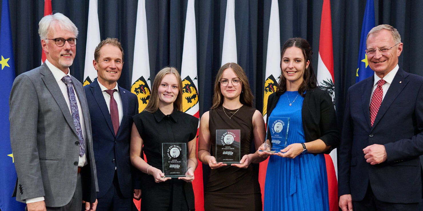 Ehrung Maturant:innen mit ausgezeichnetem Erfolg 2025 durch Land OÖ