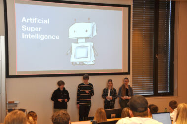 Vortrag zu AI-Projekten von Schüler*innen der HLK Freistadt vor Studierenden an der FH OÖ