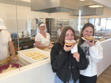 Exkursion - Krapfenschleiferei