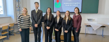 Vertreterinnen des Sozialhilfeverbandes mit Diplomarbeitsteam